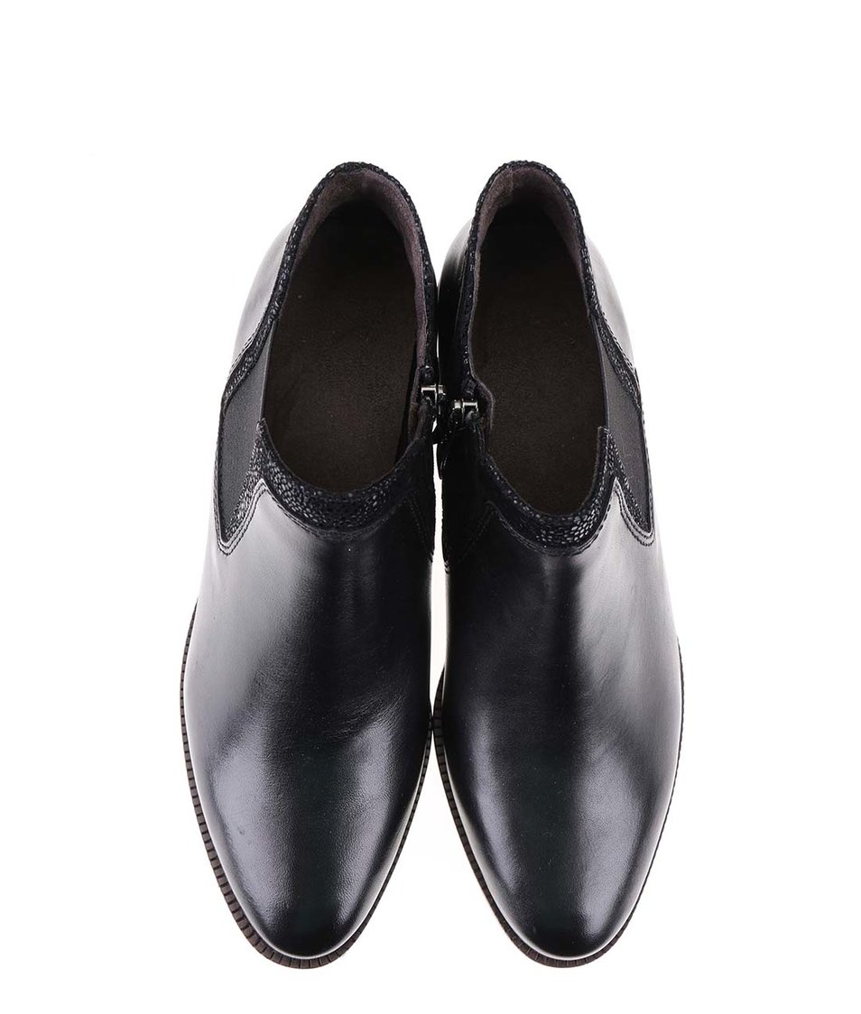 Černé kožené chelsea boty na nízkém podpatku Tamaris