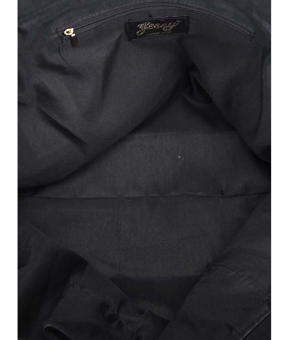 Černá větší kabelka s ozdobným přívěskem Gessy