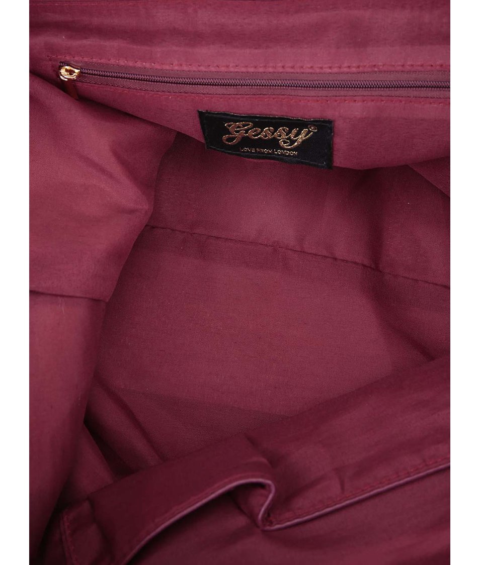 Růžovofialová větší kabelka s ozdobným přívěskem Gessy