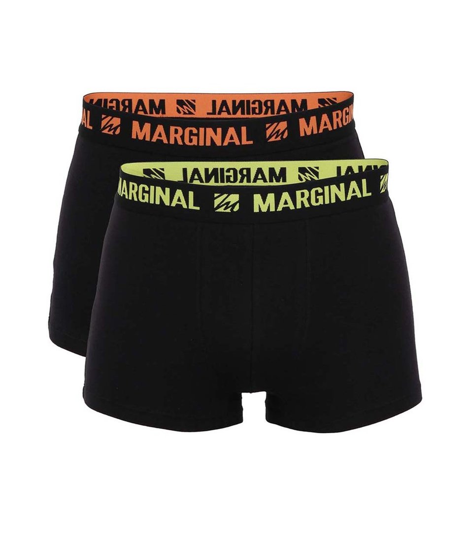 Sada dvou černých boxerek se žlutým a oranžovým nápisem Marginal