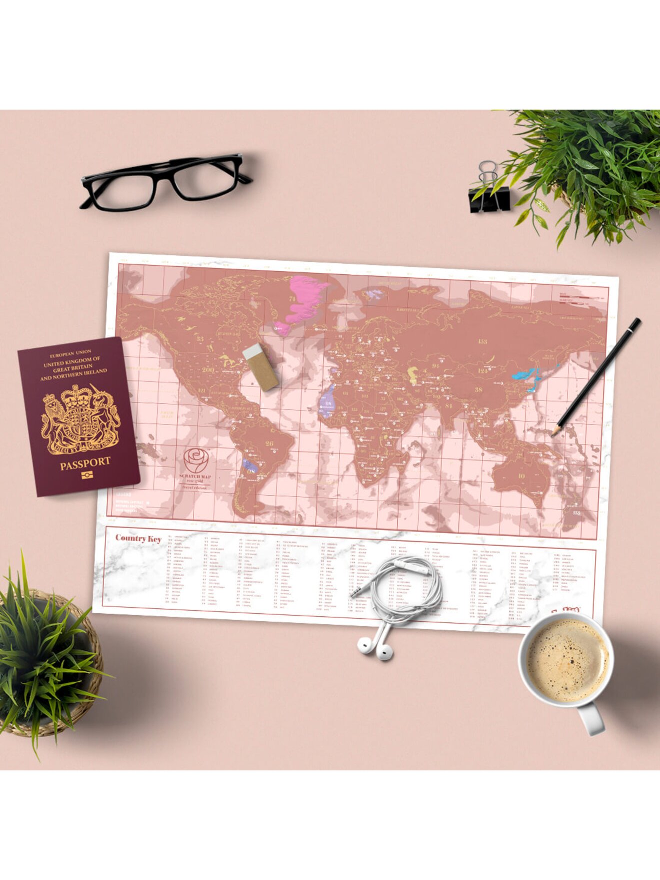 Růžová stírací mapa Luckies Travel