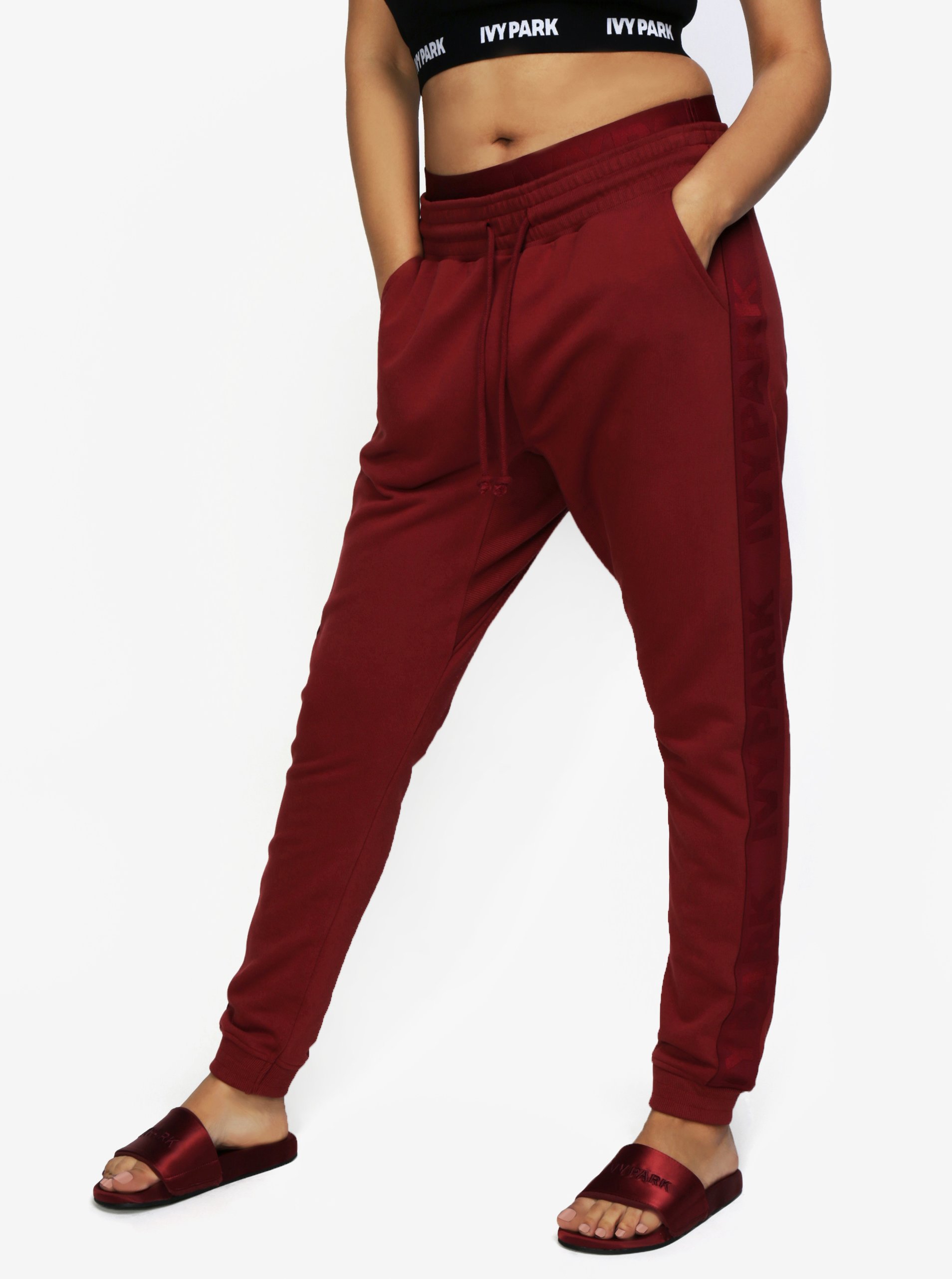 Cihlové basic tepláky s všitým gumovým lemem Ivy Park