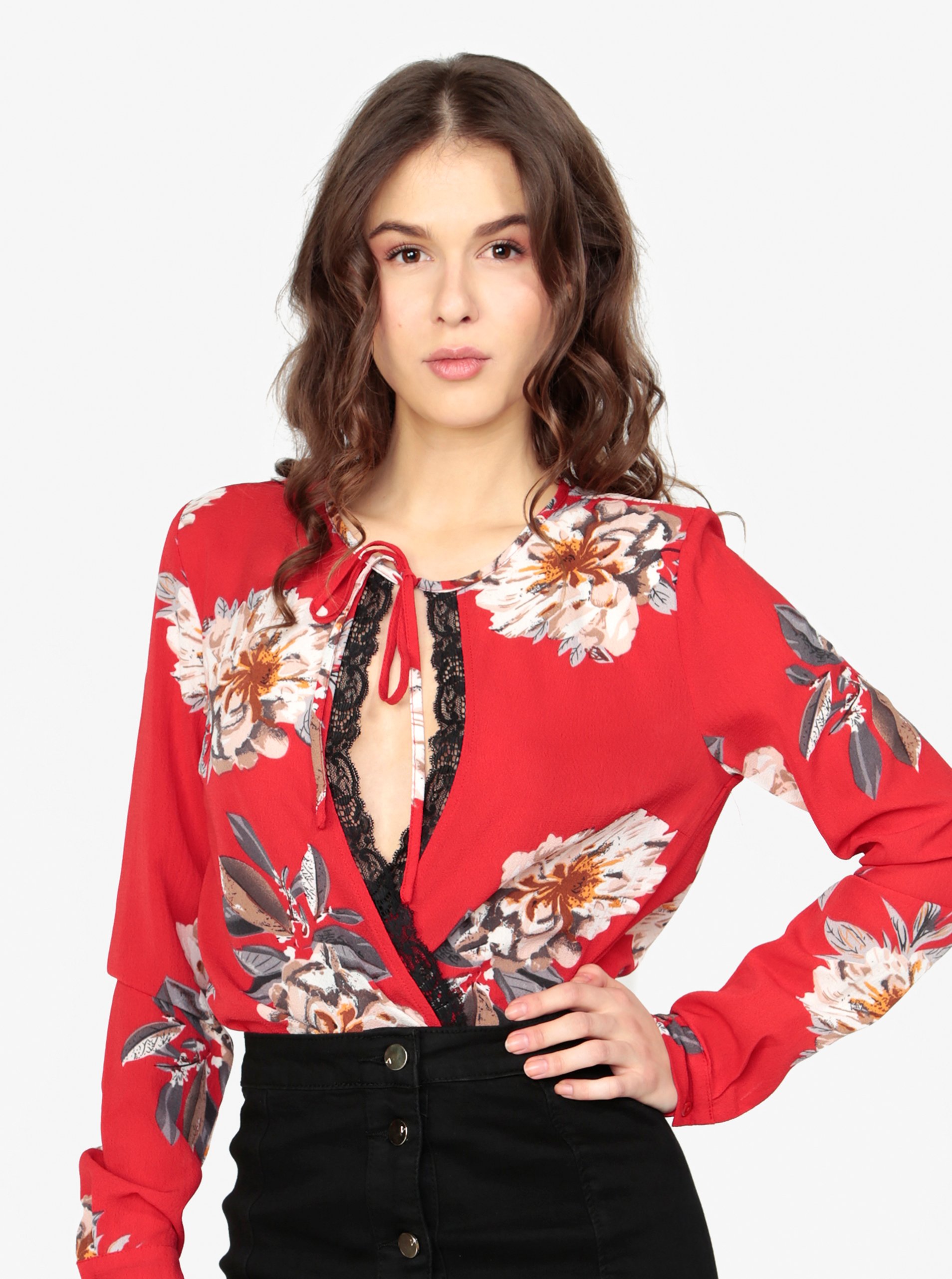 Červené květované body s krajkovými lemy MISSGUIDED