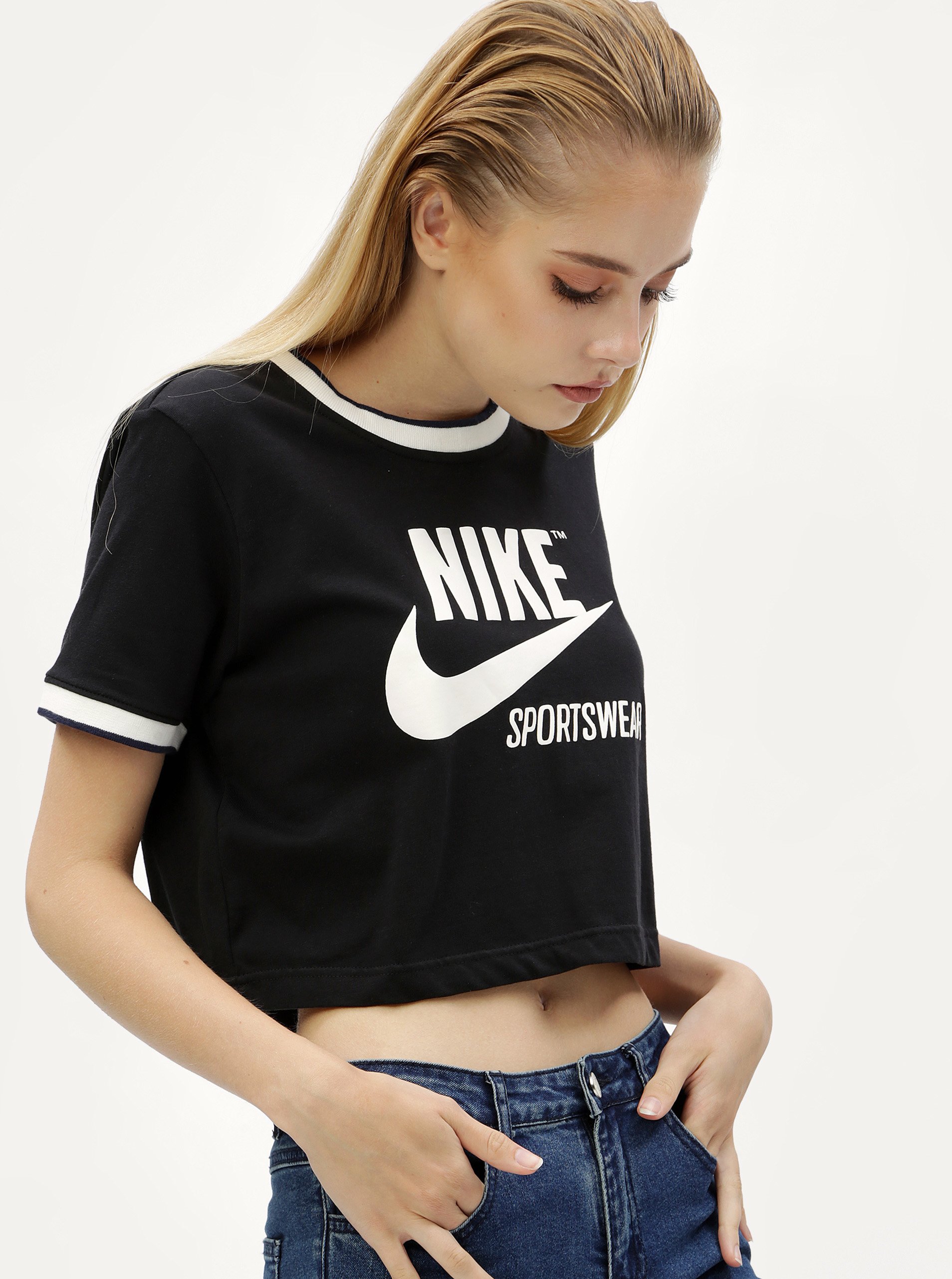 Černý crop top s potiskem Nike