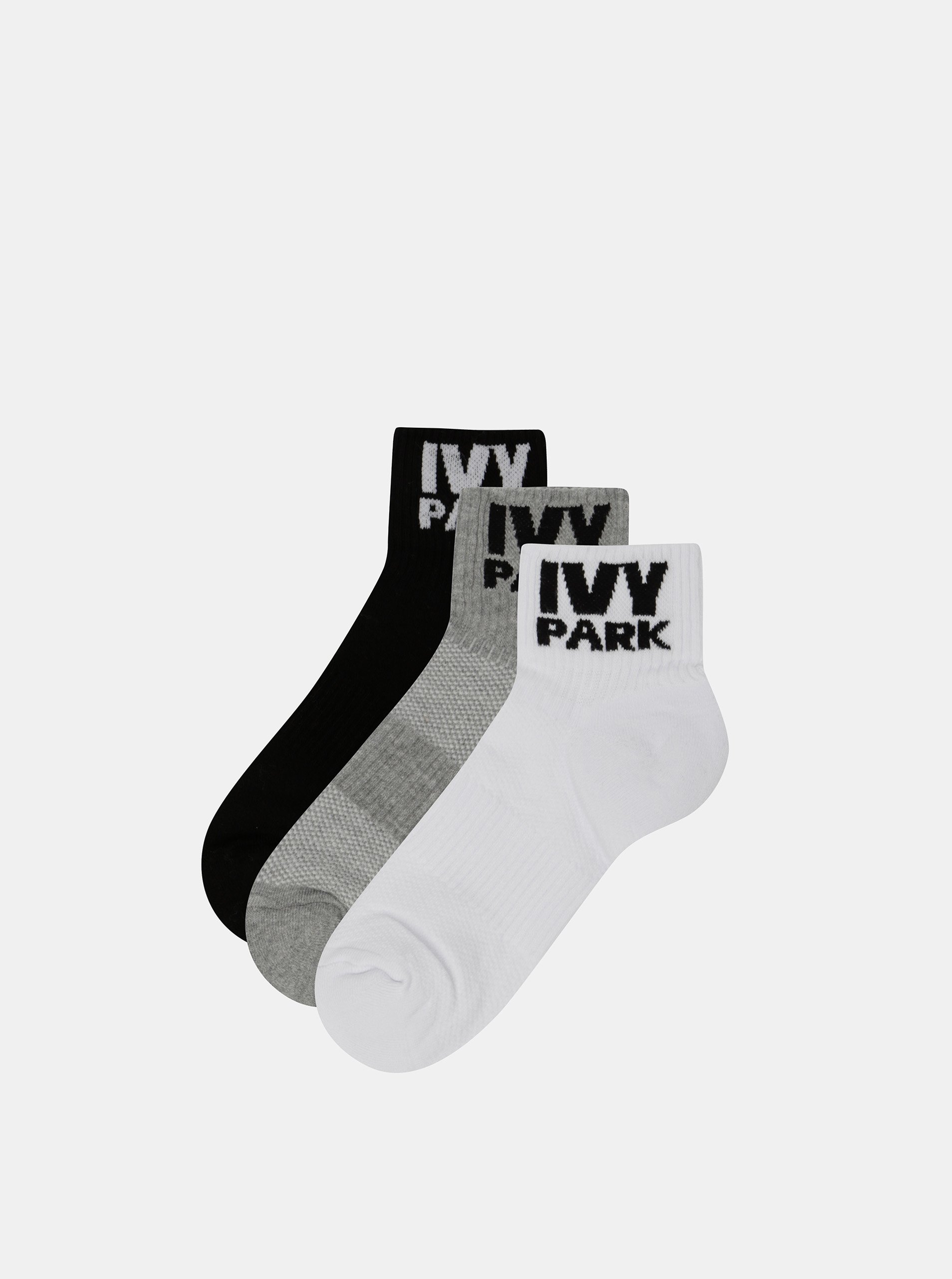 Sada tří párů kotníkových ponožek v černé, bílé a šedé barvě Ivy Park