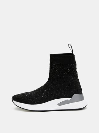 Pantofi sport si tenisi