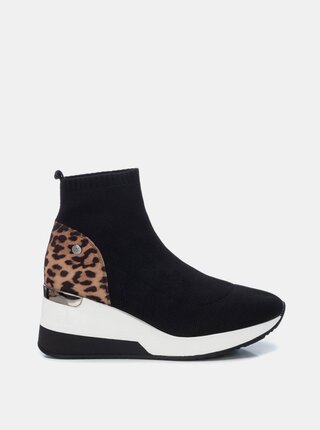 Pantofi sport si tenisi