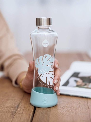 Skleněná lahev s motivem listů EQUA Monstera (550 ml)