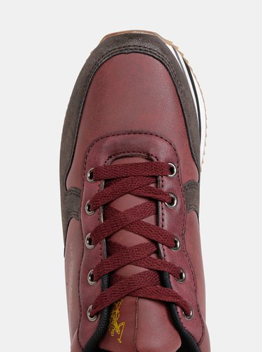 Pantofi sport si tenisi