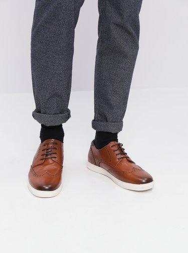 Pantofi si mocasini