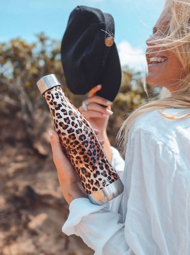 Hnědá láhev s leopardím vzorem GLACIAL Leopard 400 ml