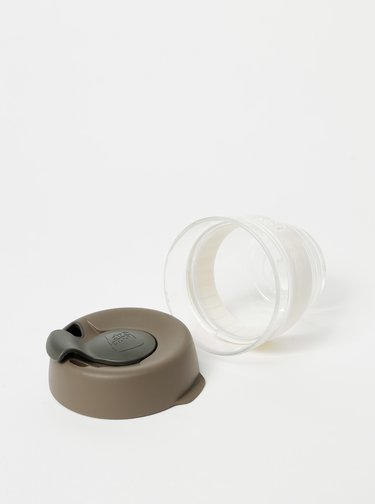 Hnědý skleněný cestovní hrnek KeepCup Brew small 177 ml