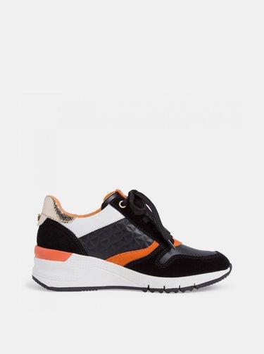 Pantofi sport si tenisi