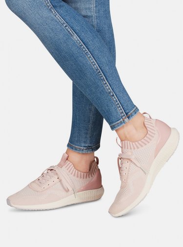 Pantofi sport si tenisi