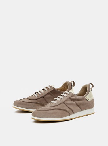 Pantofi sport si tenisi