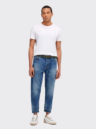 Straight fit