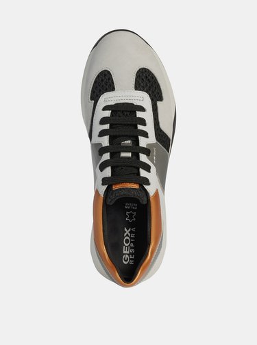 Pantofi sport si tenisi