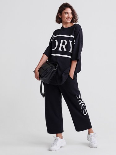 Čierne dámske oversize tričko s potlačou Superdry
