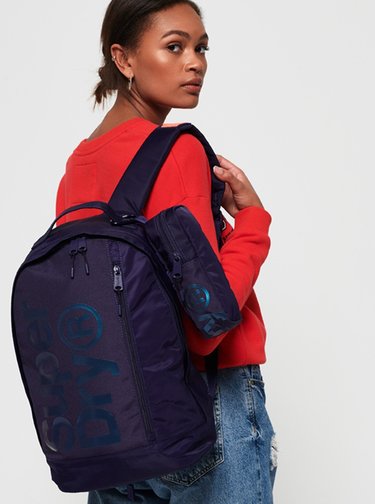 Tmavě modrý batoh s pouzdrem Superdry