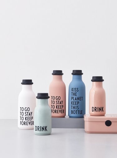 Bílá láhev na pití Design Letters 500 ml