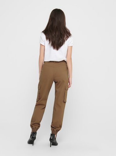 Pantaloni chino