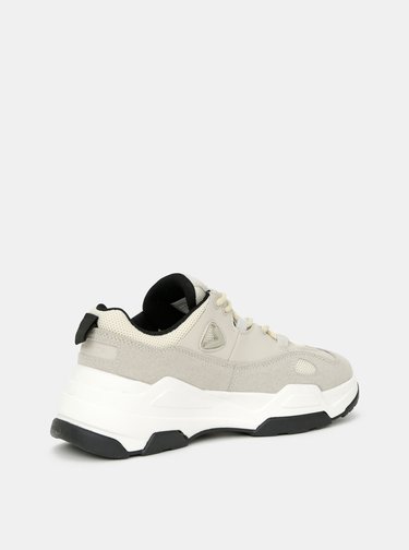 Pantofi sport si tenisi