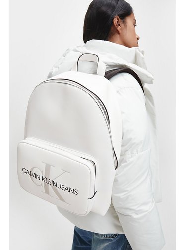 Calvin Klein bílý batoh Campus BP