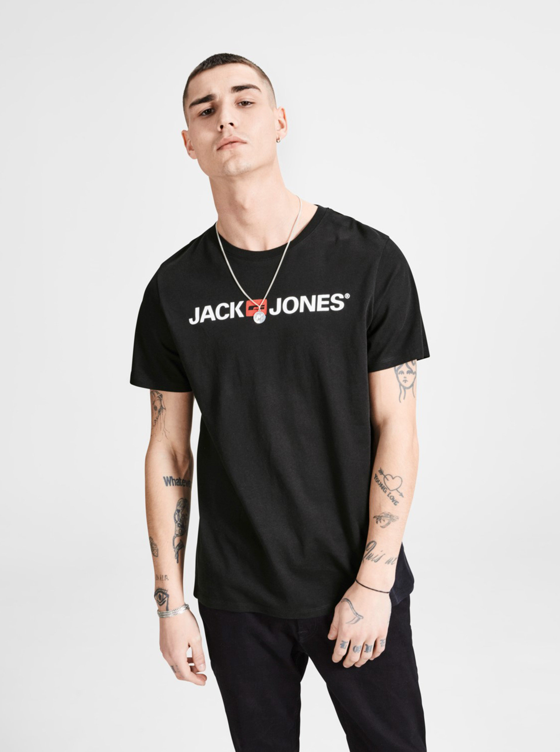 Černé tričko s potiskem & Jones