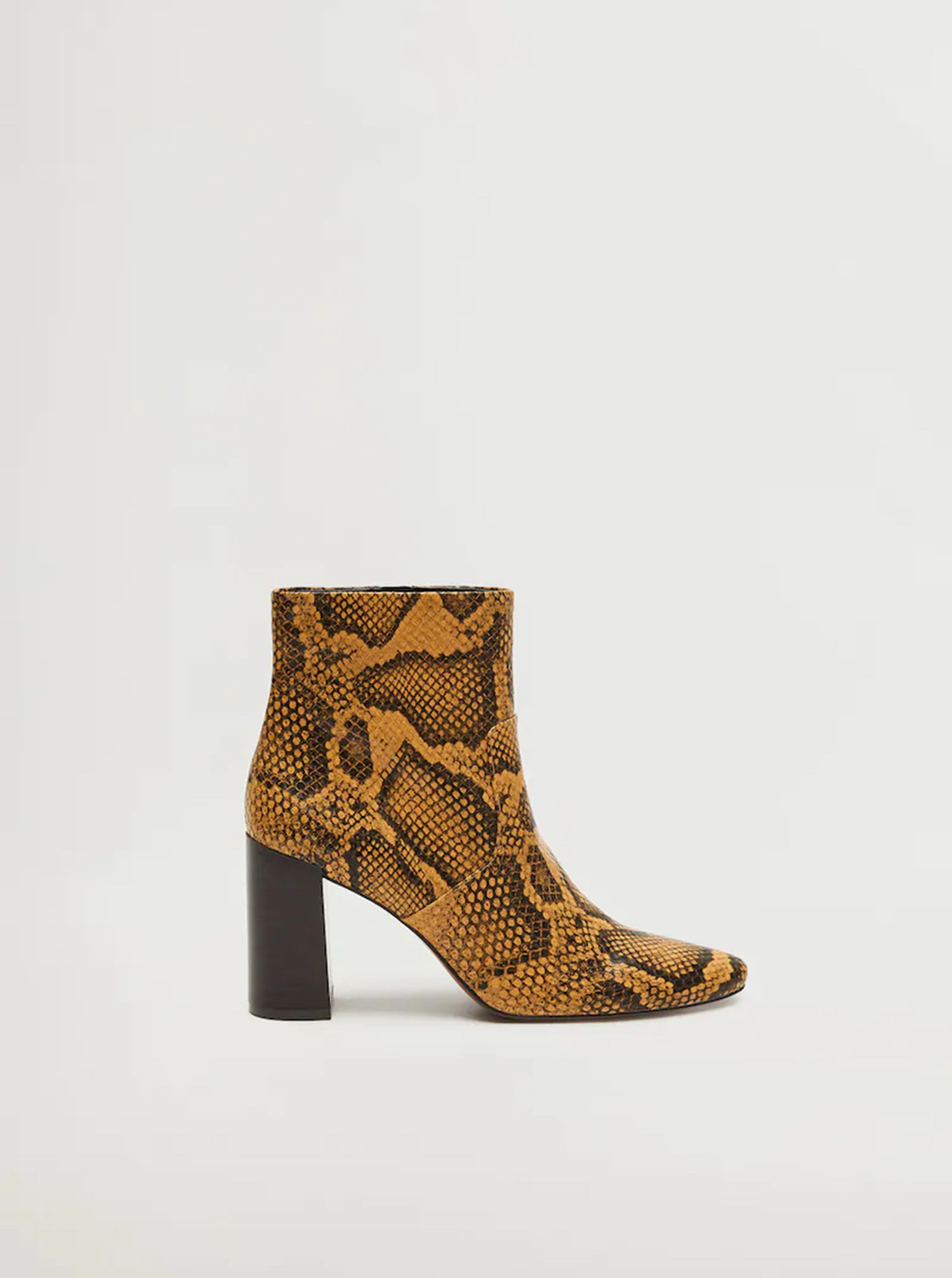 Fotografie Hnědé kotníkové boty s hadím vzorem Mango Caleo