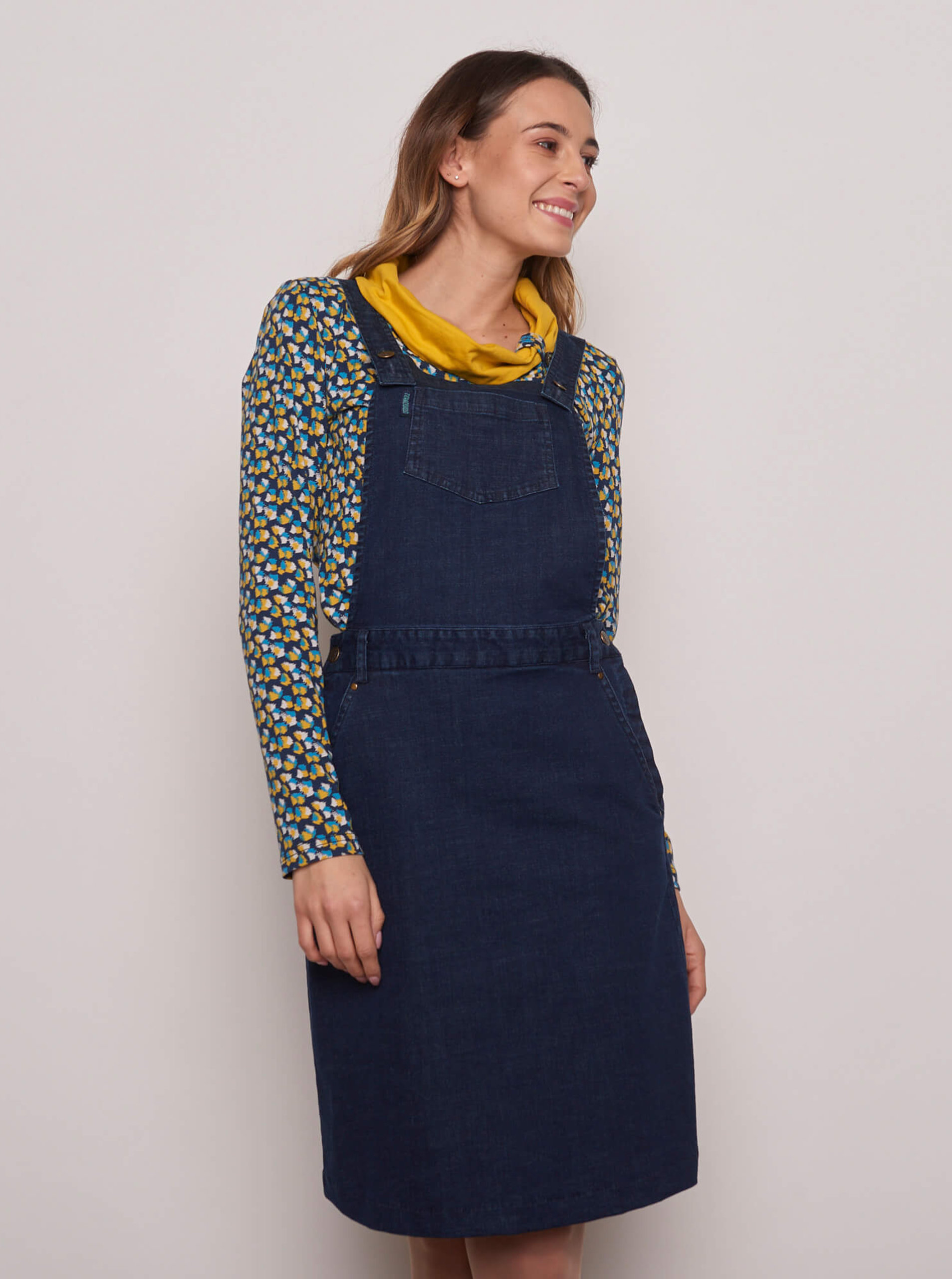 Fotografie Tmavě modré džínové šaty s laclem Tranquillo