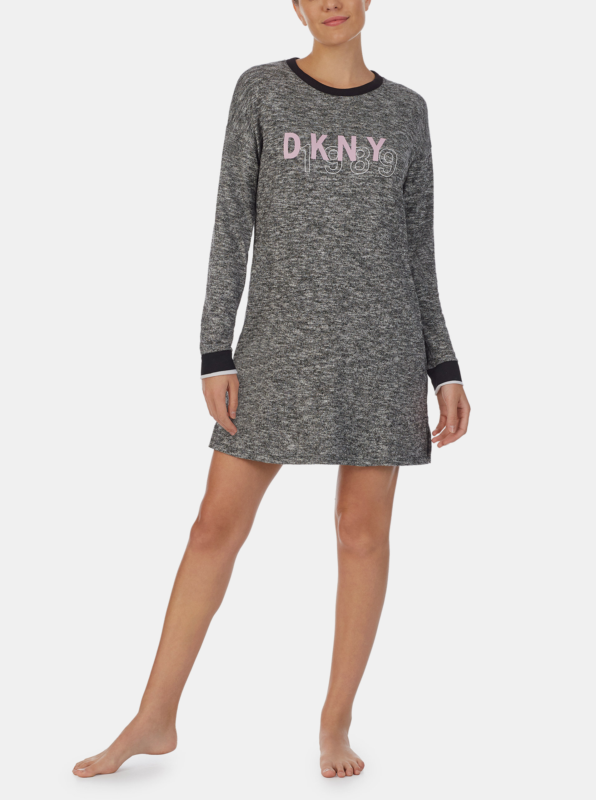 Fotografie Šedá žíhaná noční košile DKNY