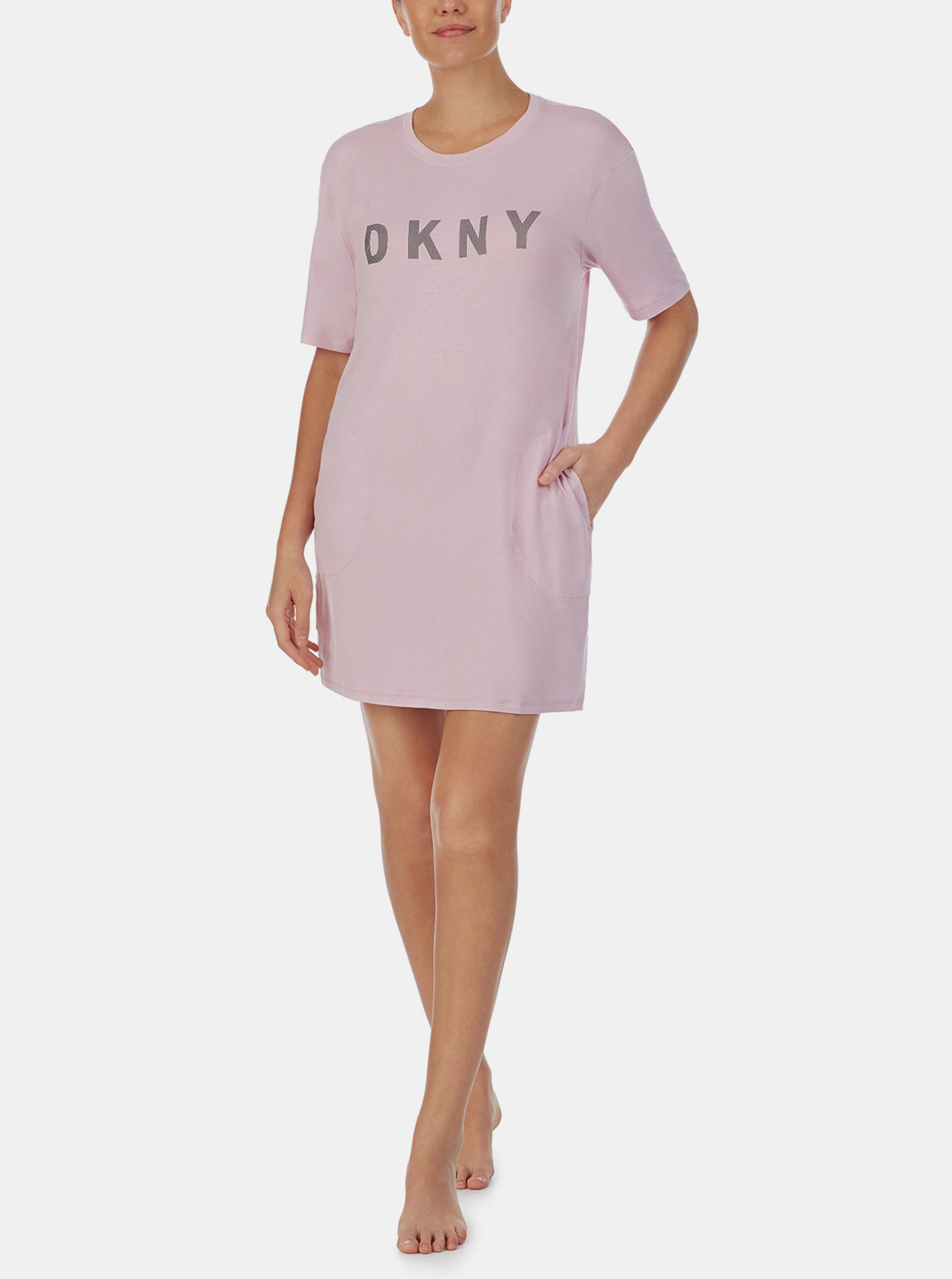 Fotografie Růžová noční košile DKNY
