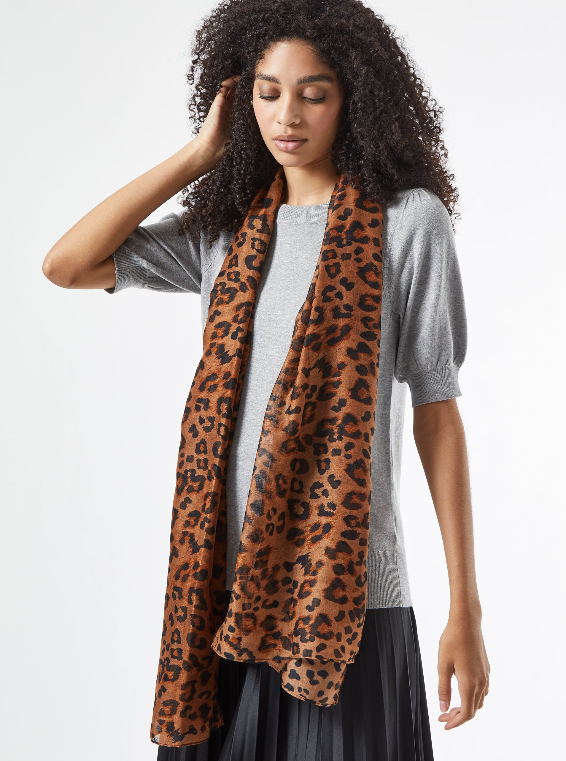 Hnědý šátek s leopardím vzorem Dorothy Perkins