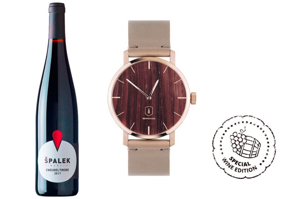 Fotografie Dřevěné hodinky Red Wine Watch s řemínkem z pravé kůže BeWooden