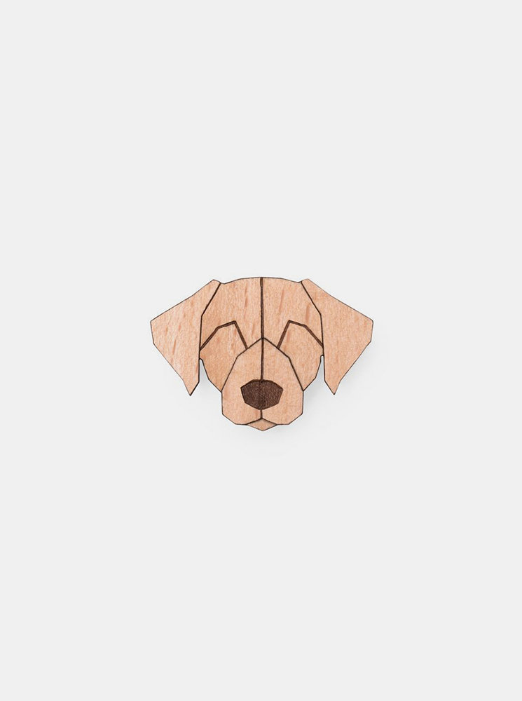 Fotografie Dřevěná brož ve tvaru psa Labrador Brooch BeWooden