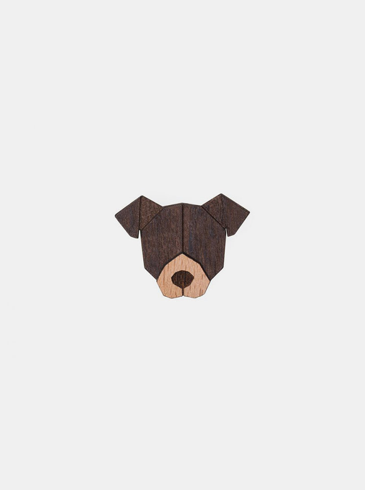 Fotografie Dřevěná brož ve tvaru psa American Pit Bull Terrier Brooch BeWooden