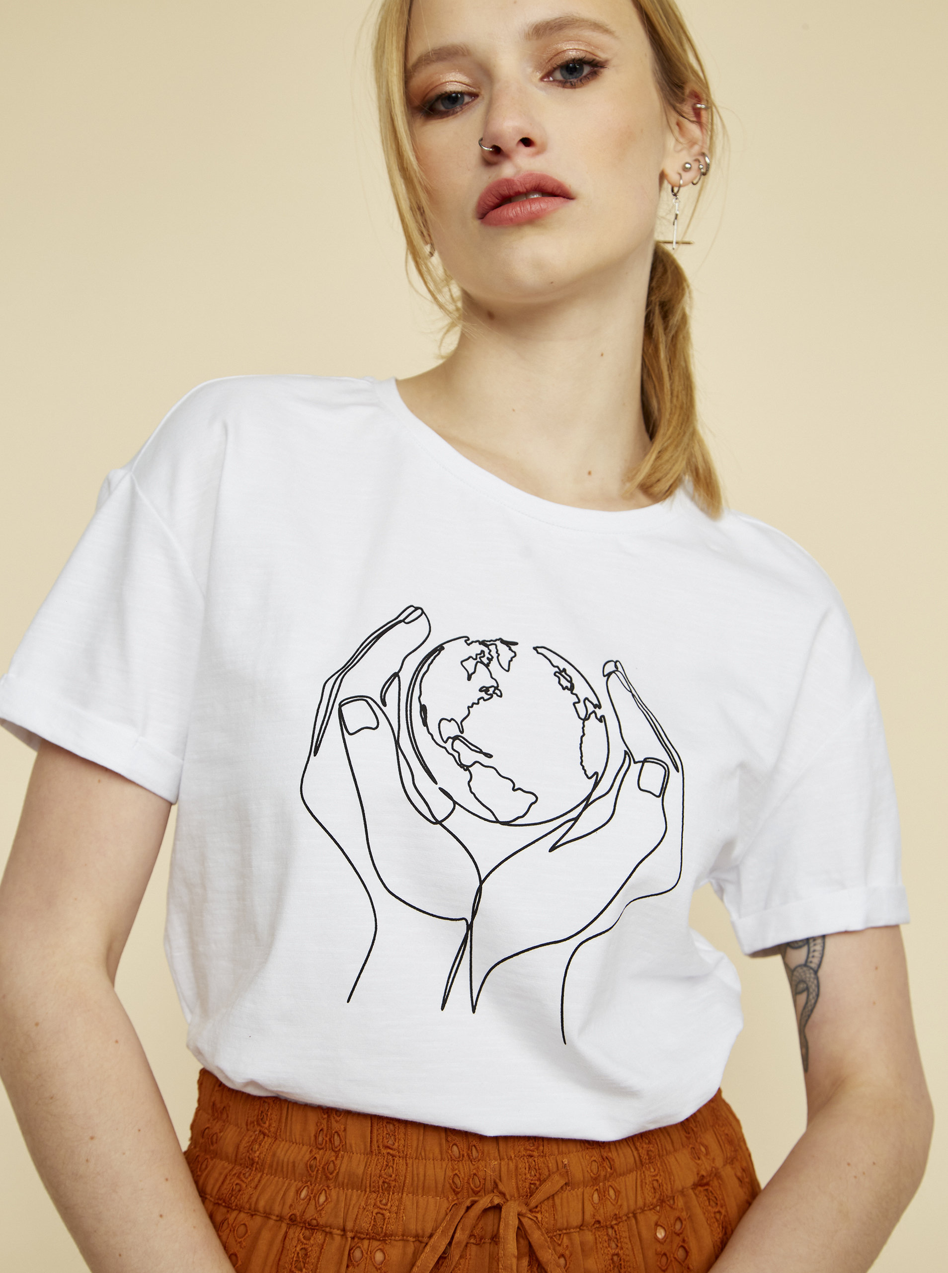Fotografie Bílé dámské tričko s potiskem ZOOT Susane
