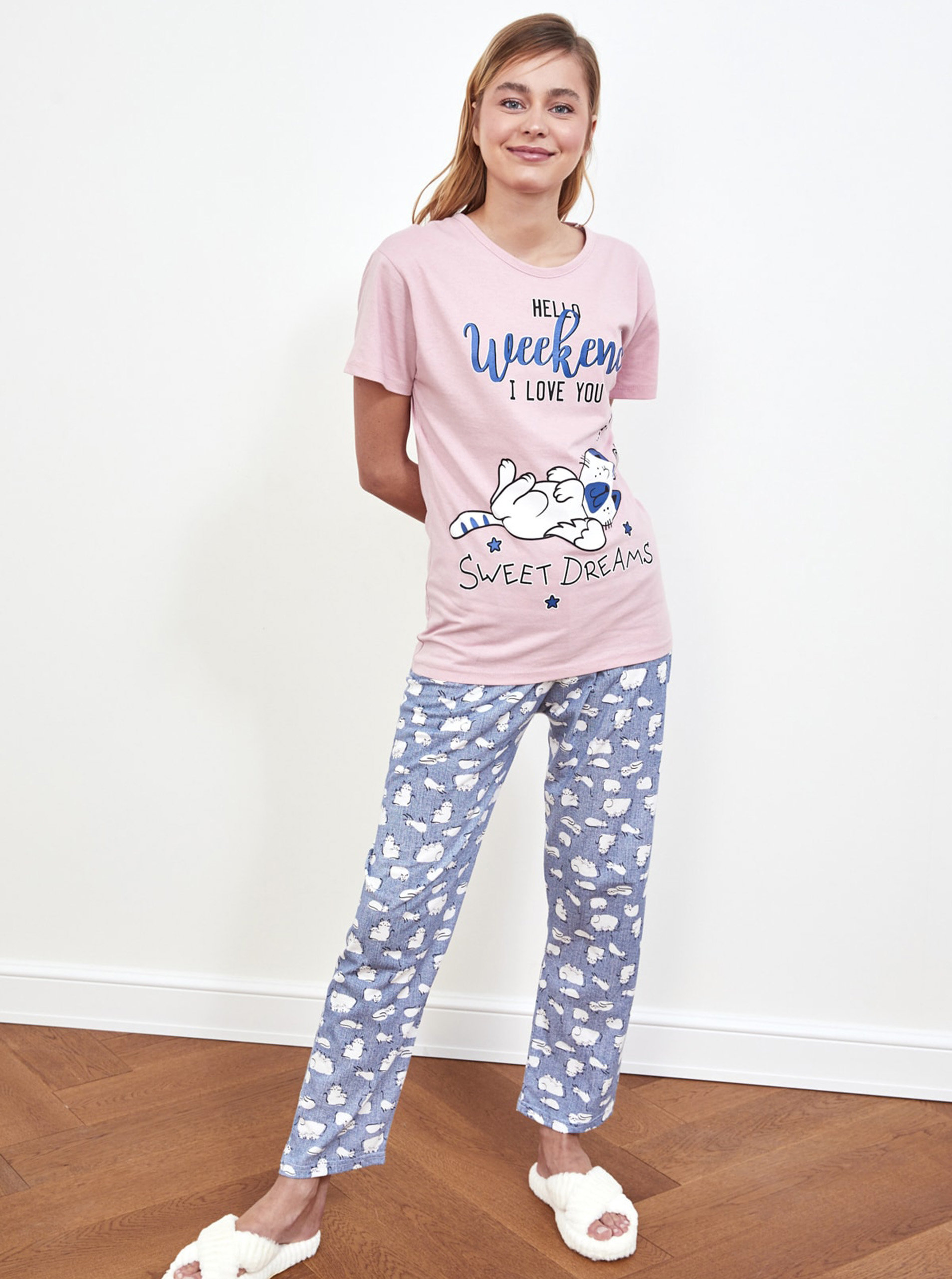 Fotografie Modro-růžové dámské pyžamo s potiskem Trendyol