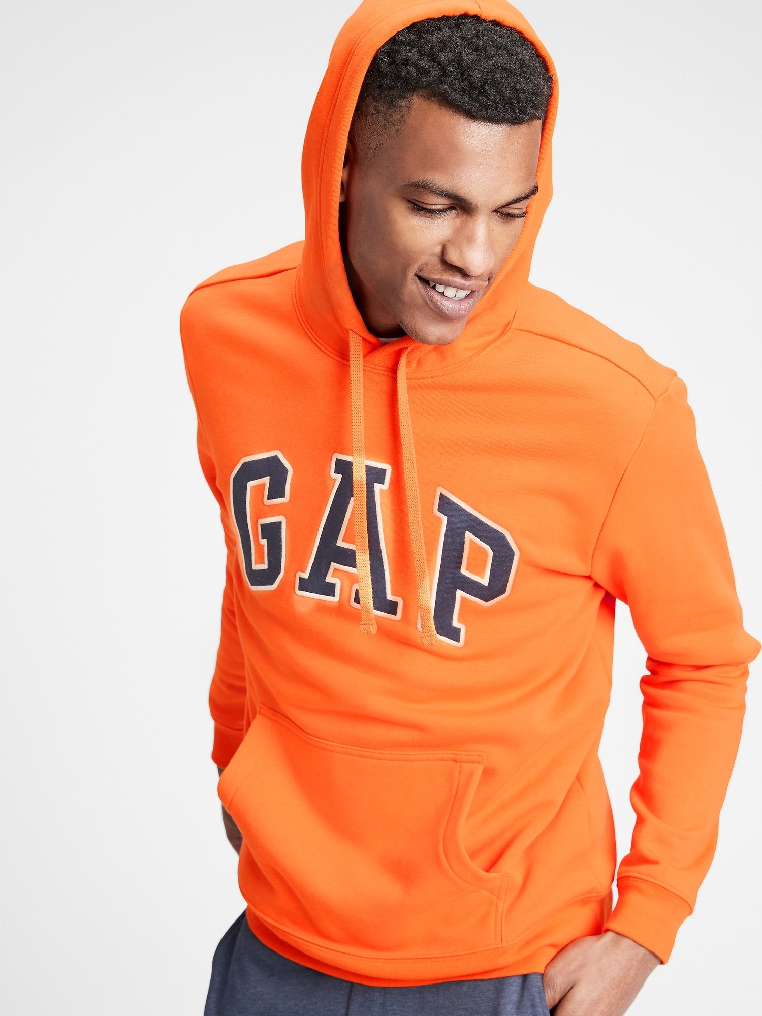 Oranžová pánská mikina GAP Logo v-fleece arch po snl