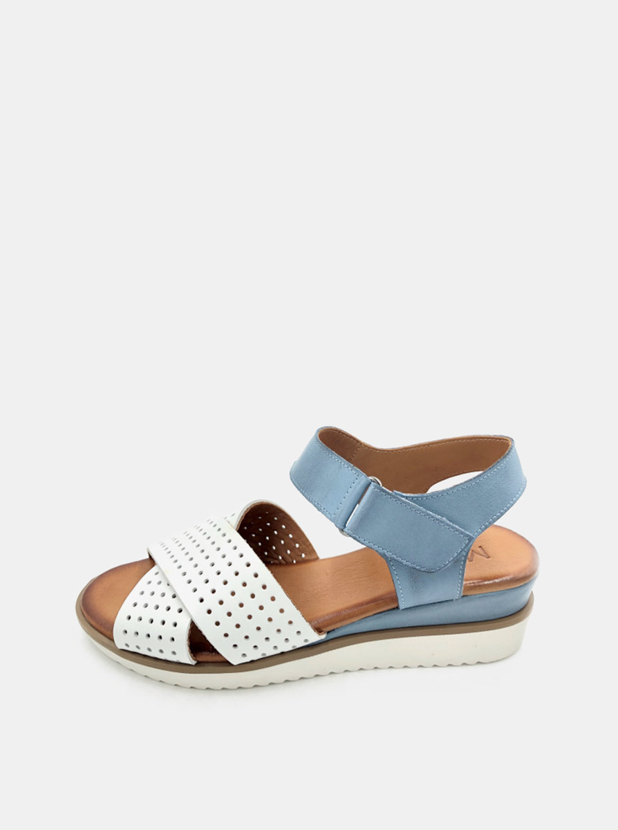 Bílo-modré dámské kožené sandálky na klínku WILD