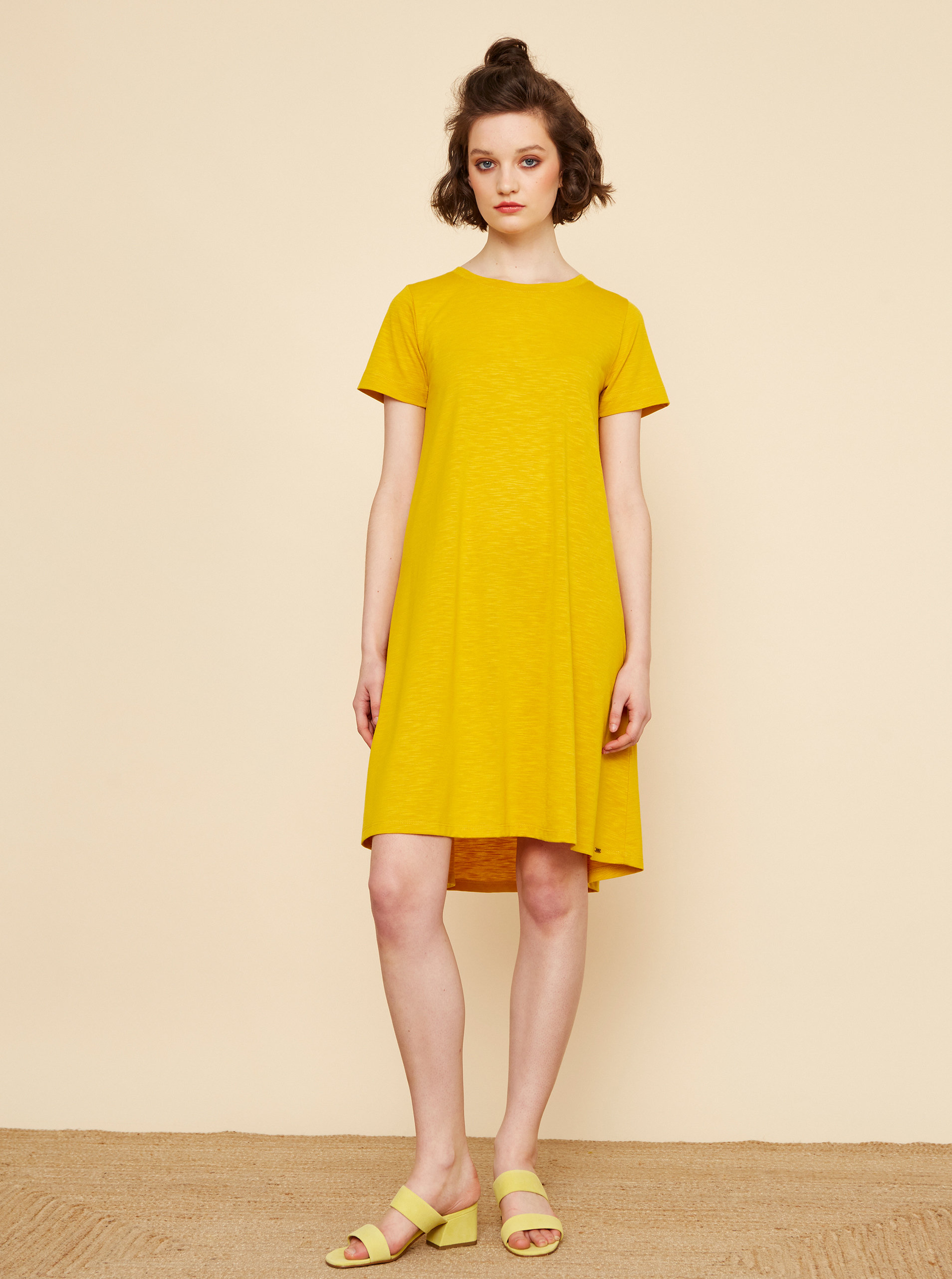 Fotografie Žluté šaty ZOOT Baseline Bela