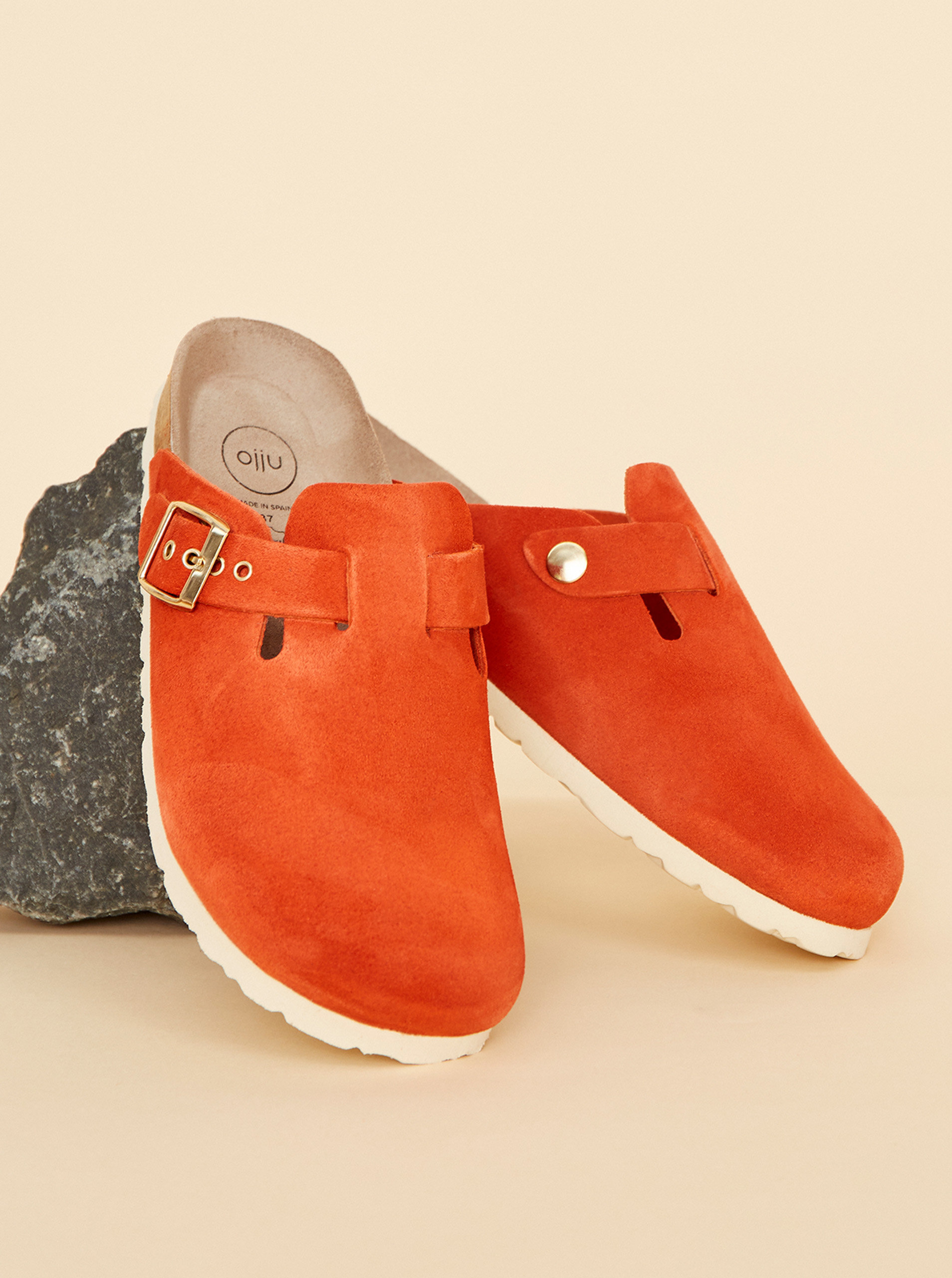 Fotografie Červené dámské semišové pantofle OJJU OJJU A22:1306479_180
