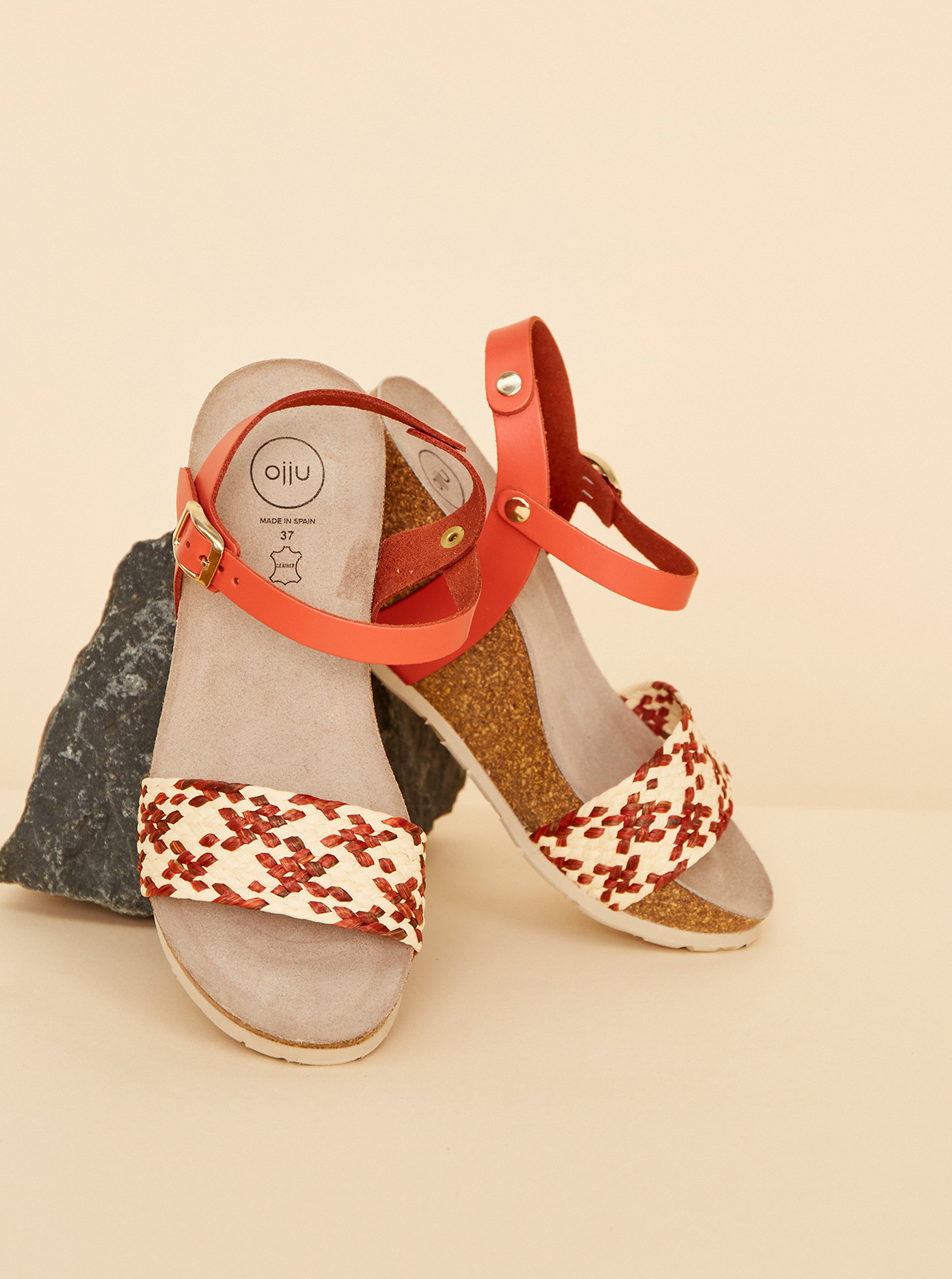Fotografie Béžovo-červené dámské sandálky na klínku JJU OJJU A22:1306497_180