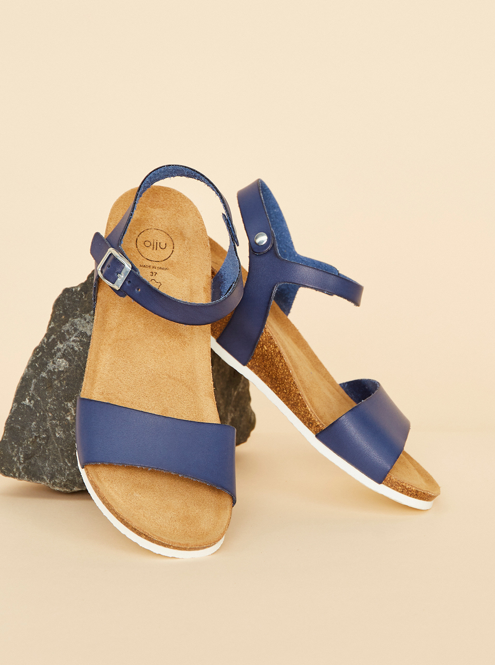 Fotografie Modré dámské kožené sandálky OJJU OJJU A22:1306512_132