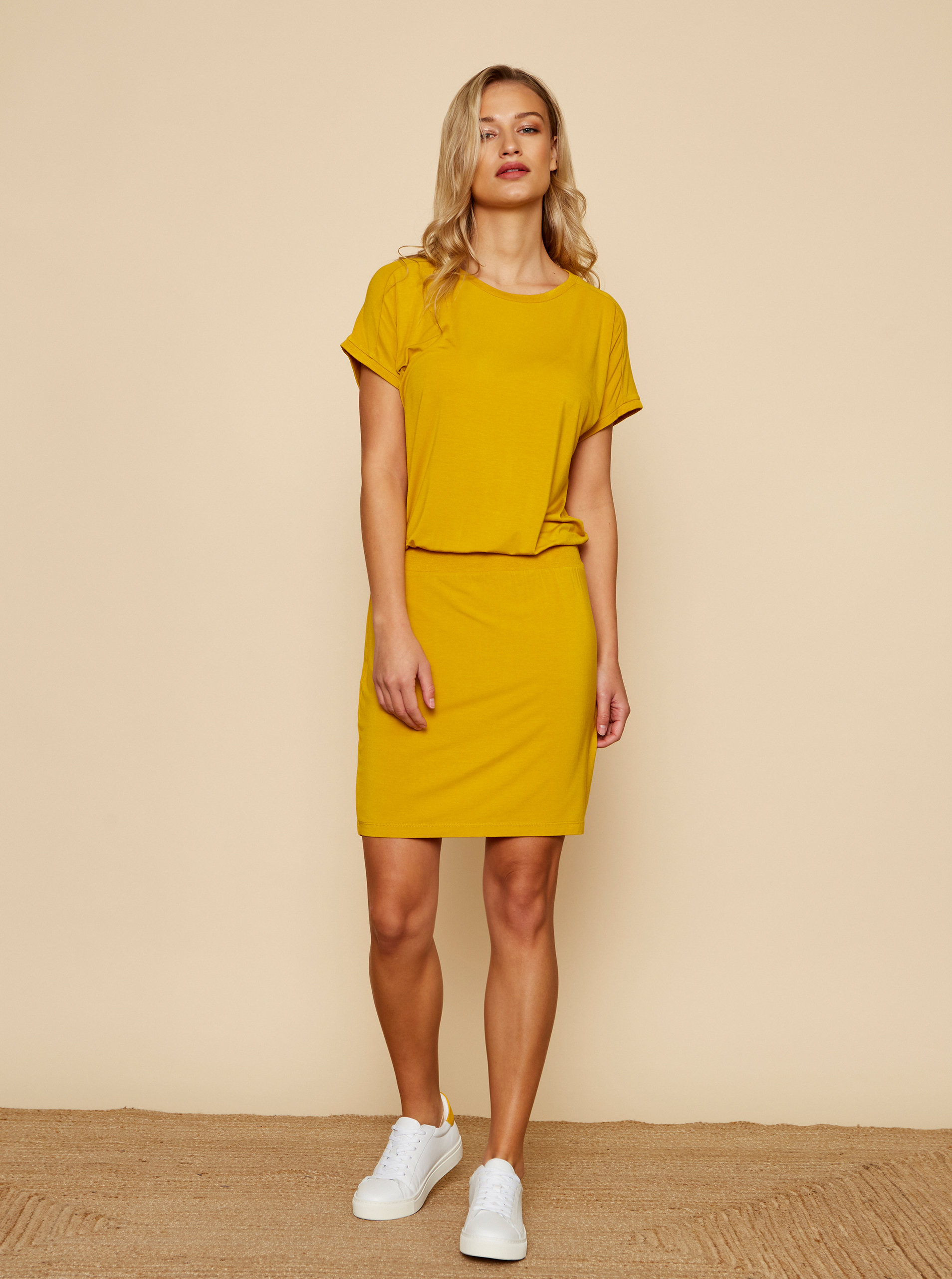 Fotografie Žluté basic šaty ZOOT Baseline Nona