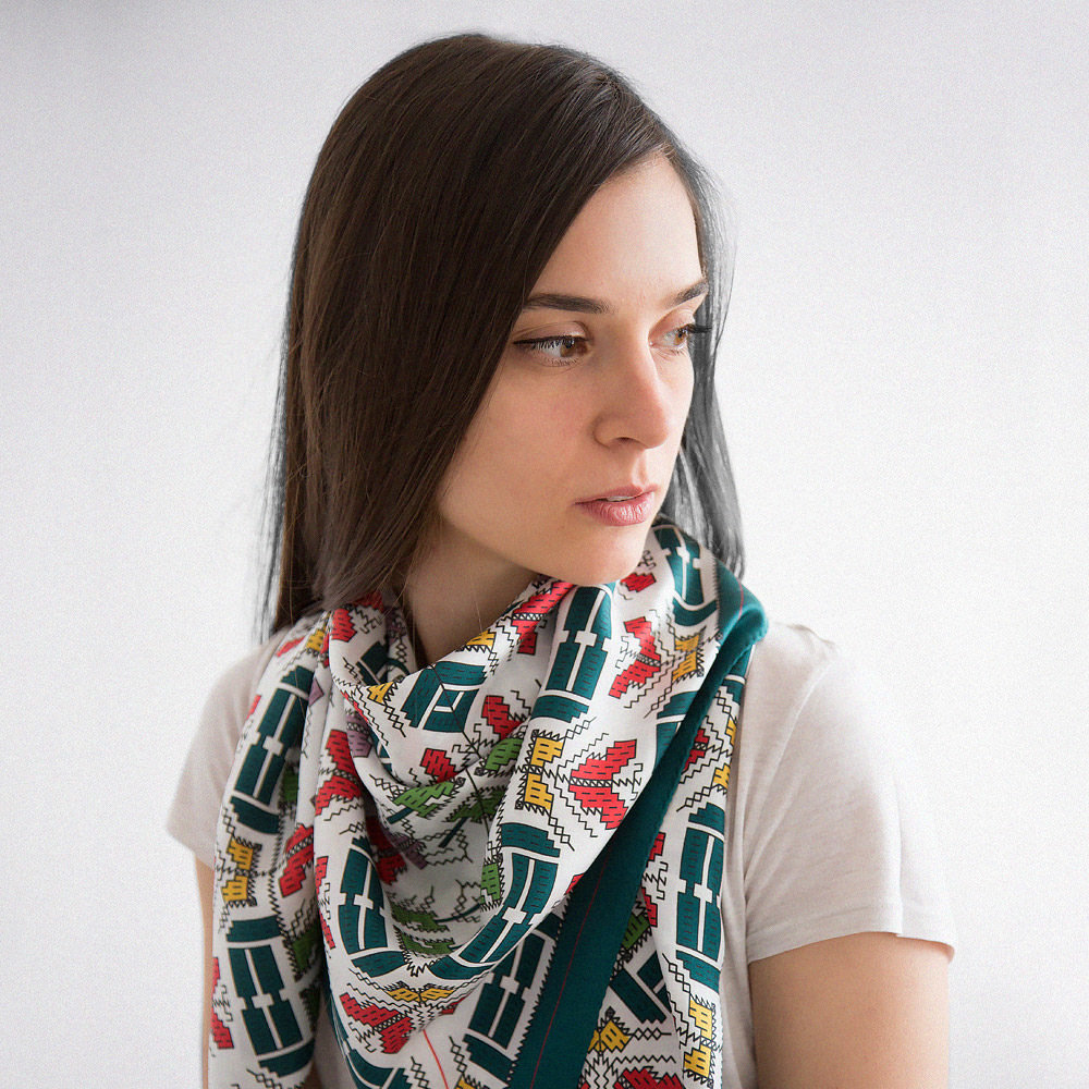 Fotografie Hedvábný šátek I zelenobílý