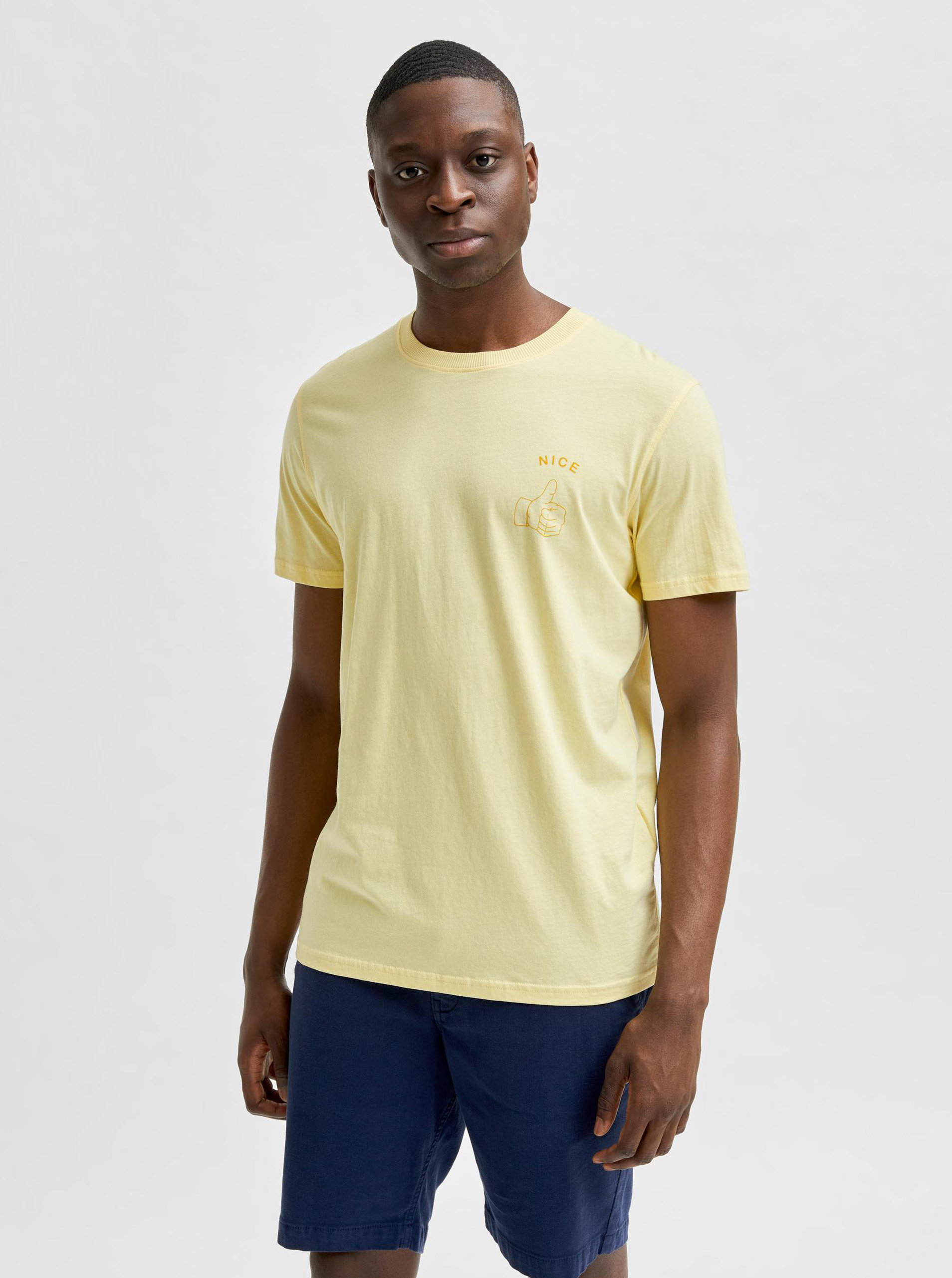 Fotografie Světle žluté tričko s potiskem Selected Homme Carter